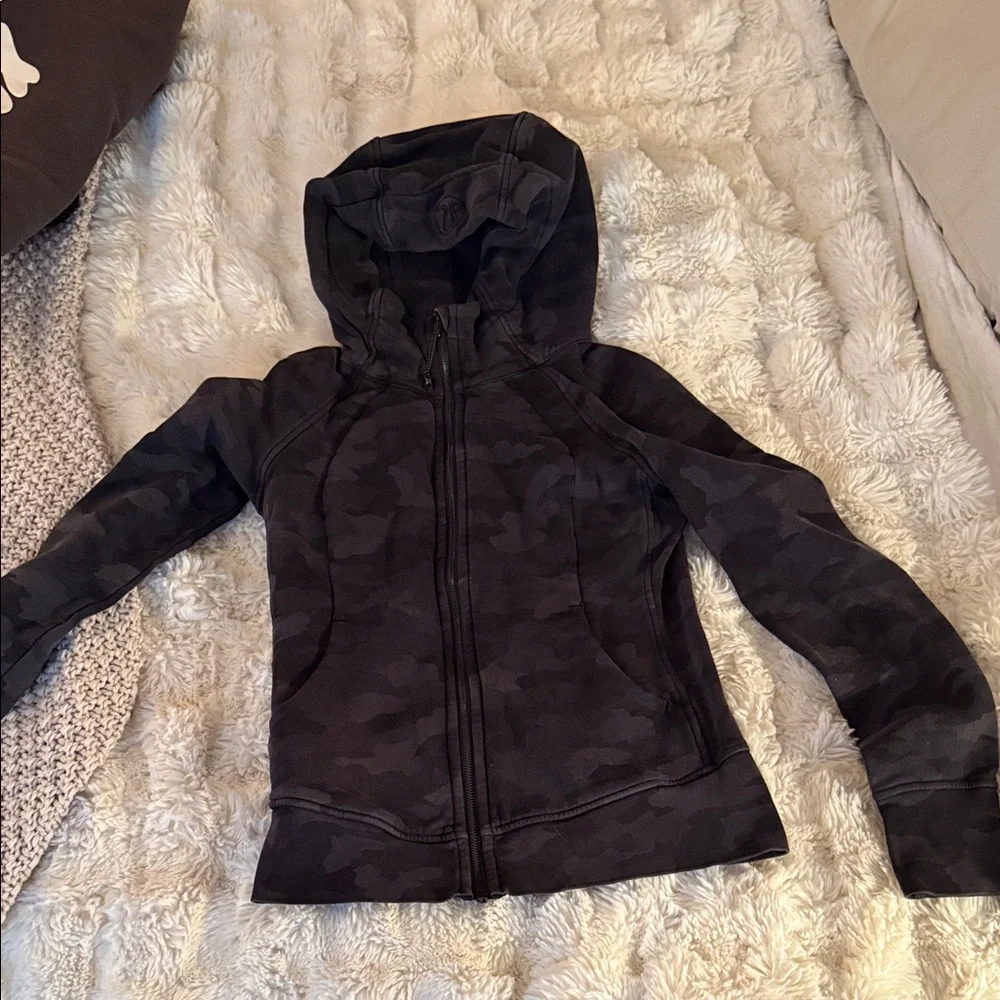 lululemon athletica Black Camo Hoodie - Picture 1 of 5